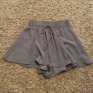 grey flowy shorts